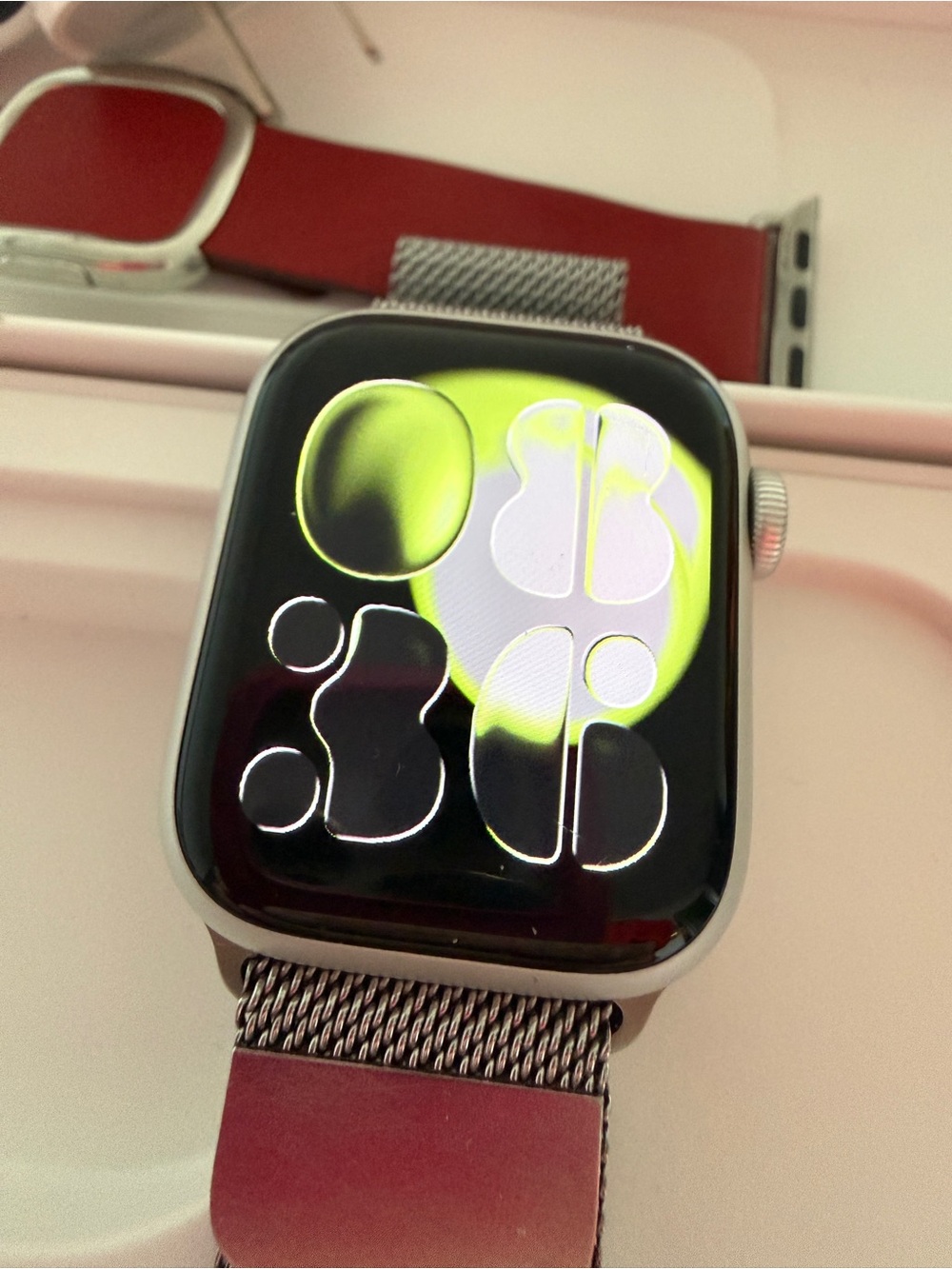 Apple Watch Series 8 GPS - Cellular, 41mm + 3 Watch Bands